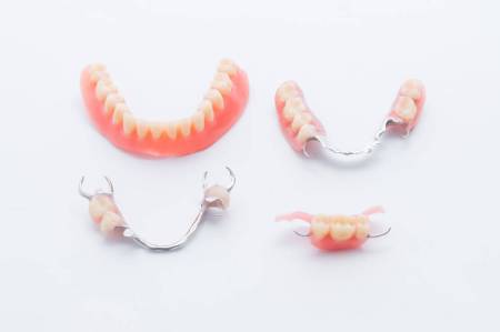 3.入れ歯の種類に合った安定剤を選ぶ