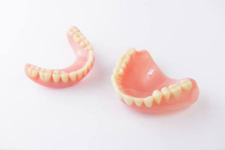 咀嚼・嚥下障害により入れ歯が不安定になる原因とは？